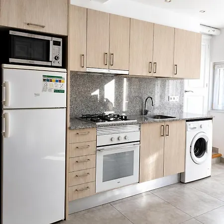 Montserrat Apartament *